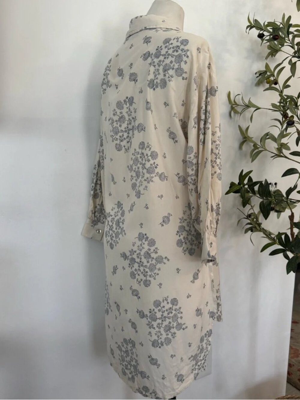 ARKO Size S Ivory Blue Floral Button Front Shirt Dress Boho Rayon Tunic - Picture 3 of 6